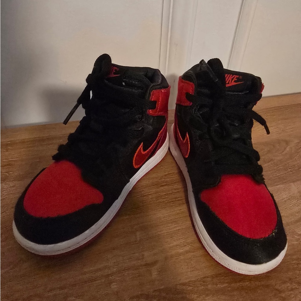 Jordan 1 High OG Satin